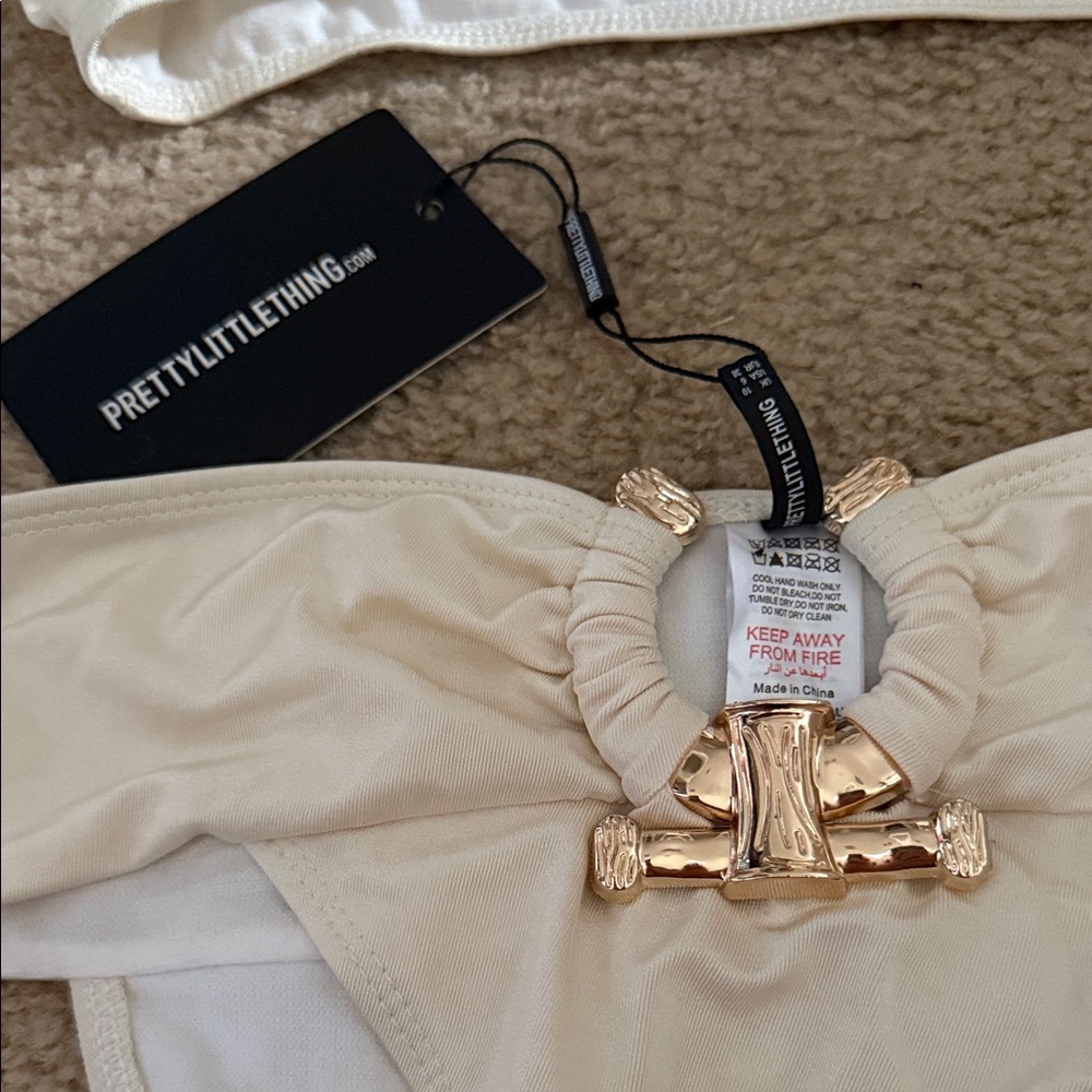 PrettyLittleThing Cream Bikini with Gold Detail - Picture 2 of 5